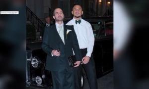 Creatorul de modă Marc Jacobs s-a căsătorit cu iubitul său cu 18 ani mai tanar (Video)