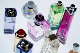 Cum vă puteţi crea un parfum personalizat. Sfaturi de la specialişti (Video)