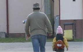 Educatoarele din Gorj acuzate că sedau copiii sunt bănuite că îi şi băteau pe micuţi