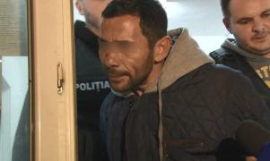 Fetiţă imobilizată în scaun cu rotile, batjocorită timp de un an de iubitul mamei, în Dâmboviţa (Video)