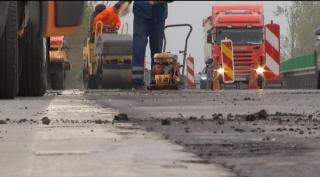 A început "cârpeala" gropilor de pe Autostrada Soarelui