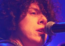 Laura Pergolizzi se întoarce în România. Artista va concerta la Arenele Romane din Bucureşti (Video)