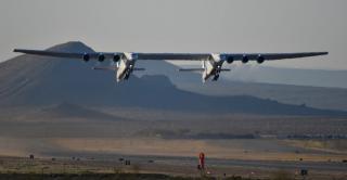 Cel mai mare avion din lume a zburat pentru prima dată (Video)