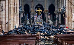 Reconstrucția Catedralei Notre Dame din Paris va dura între 10 și 15 ani