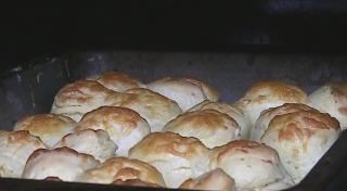 Pregătiri pentru Paștele Catolic în casele a sute de mii de români