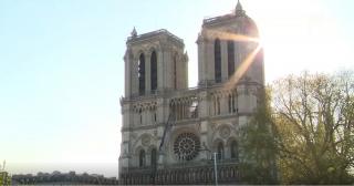 În Vinerea Mare a catolicilor, Drumul Crucii a trecut pe la catedrala Notre-Dame