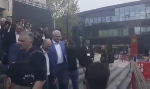 Liviu Dragnea a plecat pe muzică de fanfară din Iași, care a acoperit huiduielile protestatarilor (Video)