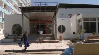 Hoteluri neîncălzite pentru turiştii care vin la mare de Paşte şi 1 Mai: "Să înfrunte frigul cu alcool"