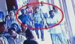 Atacator sinucigaș filmat când intră într-o biserică din Sri Lanka, la atentate