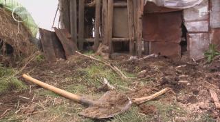 Mama care și-a aruncat bebelușul în toaleta din curte, în Galați, va face expertiză psihiatrică