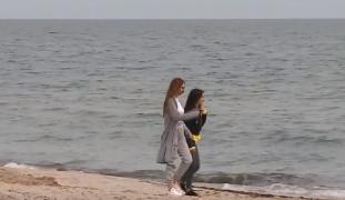 Litoralul şi-a deschis deja porţile pentru turiştii veniţi să petreacă de Paşte şi 1 Mai (Video)