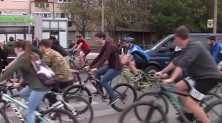 O mie de biciclete în aer, la Oradea, pentru a avertiza asupra pericolelor de pe șosele