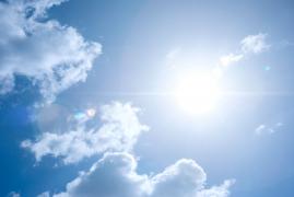 Temperaturi de vară în Vinerea Mare. Meteorologii anunţă un val de aer tropical