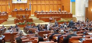 Reacţii după şedinţa cu scandal în care Parlamentul a modificat Codurile din Justiţie