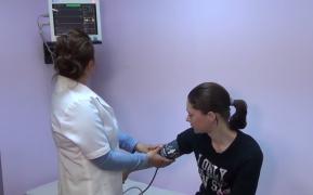 Tot mai mulţi medici au ales să îşi dedice meseria oamenilor de la ţară şi să profeseze la sate (Video)