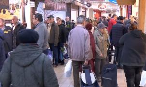 Pregătirile pentru Paşte au ajuns pe ultima sută de metri. Cozi infernale în magazine şi supermarketuri