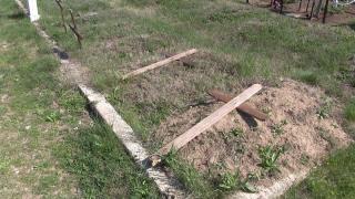 Vandalizare cu repetiţie la Huşi. Crucile mai mai multor morminte au fost rupte si aruncate