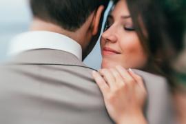 Persoanele care au căsnicii fericite trăiesc mai mult (video)