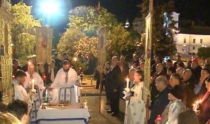 Noaptea Învierii a umplut bisericile în întreaga ţară (Video)