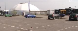 În nordul staţiunii Mamaia parcarea este mai scumpă decât cazarea