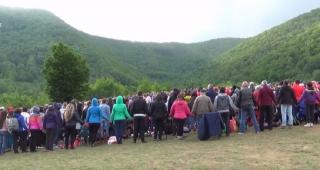 3000 de yoghini s-au prins în spirală, la Băile Herculane