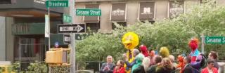 O intersecţie din New York, botezată Sesame Street