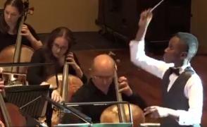 Matthew Smith are 11 ani si este cel mai tănăr dirijor din lume