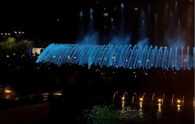 Spectacol de lumină în centrul Capitalei. Fântânile Urbane, redeschise cu Simfonia Apei