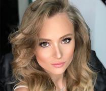 Oana Matache, mamă și cântăreață. Cum reușește sora Deliei să îşi împartă timpul