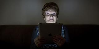 Femeile se pot pensiona la 65 de ani, la cerere