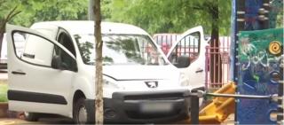 A făcut criză de epilepsie la volan şi a intrat cu maşina într-un parc