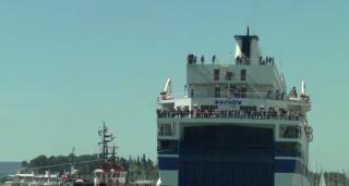 Călătorie de coşmar pentru peste 300 de oameni aflaţi la bordul unui feribot în Marea Mediterană, după o întârziere de 30 de ore