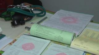 Cel puţin o mie de români şi-au luat permisul cu acte false, eliberate ilegal (Video)