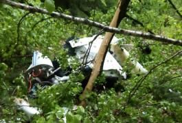 Primele imagini din locul prăbuşirii avionului, la Buzău. 2 morţi în urma tragediei (Video)