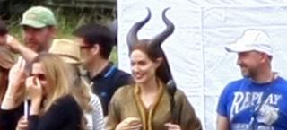 Angelina Jolie revine în rolul reginei rele Maleficent