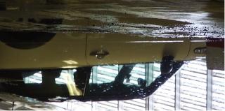 Inundaţii în parcarea celui mai mare aeroport din România (Video)