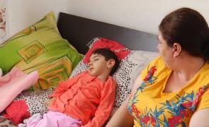 Vreau să ajut! Antonia, bolnavă de epilepsie, face zi de zi convulsii
