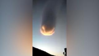 Nor bizar filmat la răsărit de soare, într-un oraș din Algeria (Video)