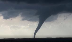 Tornade și furtuni puternice în Statele Unite. Zeci de mii de oameni fără electricitate