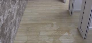 Toaletă publică de 120.000 de euro, inundată de la prima ploaie torenţială