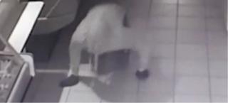 Hoţ din Dâmboviţa, surprins de camerele de filmat (Video)