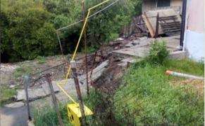 Ploile abundente au provocat alunecări de teren în Dej (Video)