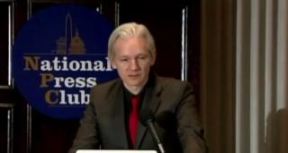 Statele Unite au anunţat 17 noi capete de acuzare pentru fondatorul Wikileaks (Video)