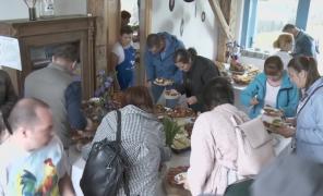 Brunch la Moara Veche din Hosman cu mâncare tradițională ardelenească