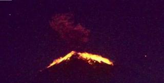 Vulcanul Agung a erupt în insula Bali. Mai multe localităţi au fost acoperite de cenuşă (Video)