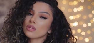 Părul permanent, din nou la modă