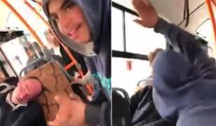 Bărbat umilit şi lovit cu palma, în timp ce dormea, într-un autobuz din Galaţi