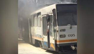 Un tramvai plin cu pasageri a luat foc din senin, la Dristor