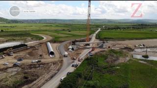 Grinzi prăbușite pe Autostrada Sebeş-Turda, la o oră după ce au fost puse