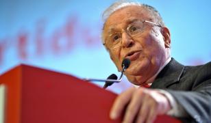 Ion Iliescu a fost internat la Spitalul Elias din Capitală